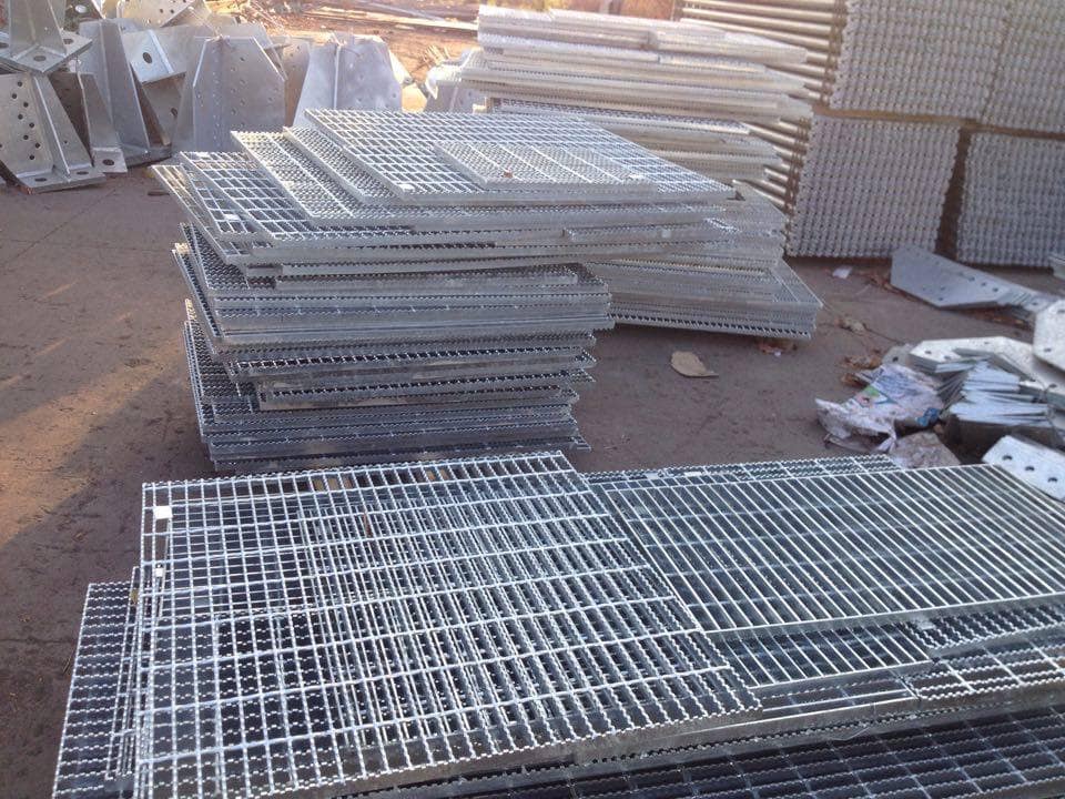 Tấm Sàn Grating Mạ Kẽm: Giải Pháp Hoàn Hảo Cho Công Nghiệp Và Xây Dựng