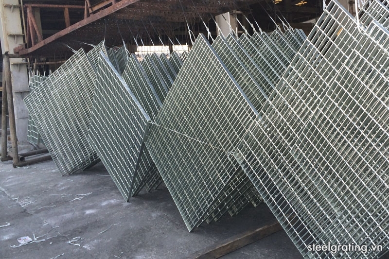 Tấm lót sàn thao tác grating